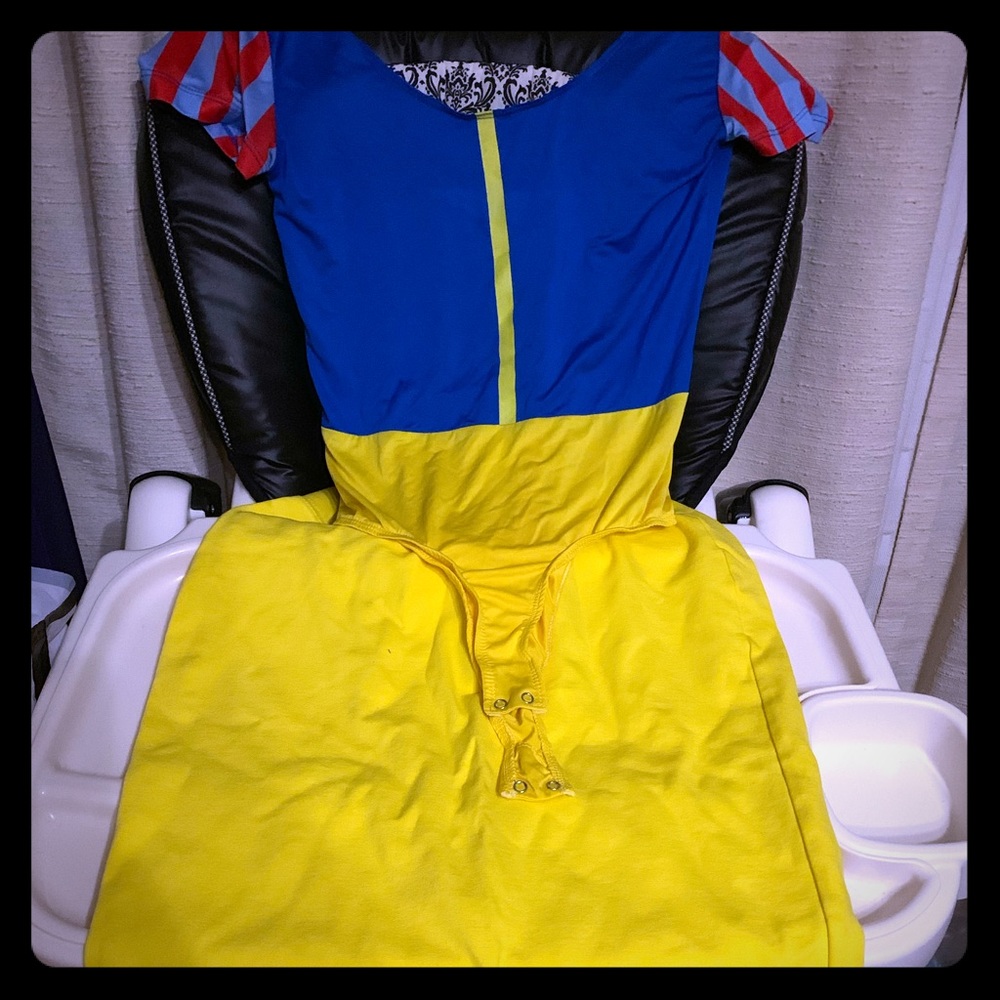 Snow White Halloween Costume